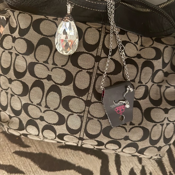 Coach Black and Brown 2 way Shoulder Bag w necklace set - Picture 2 of 12